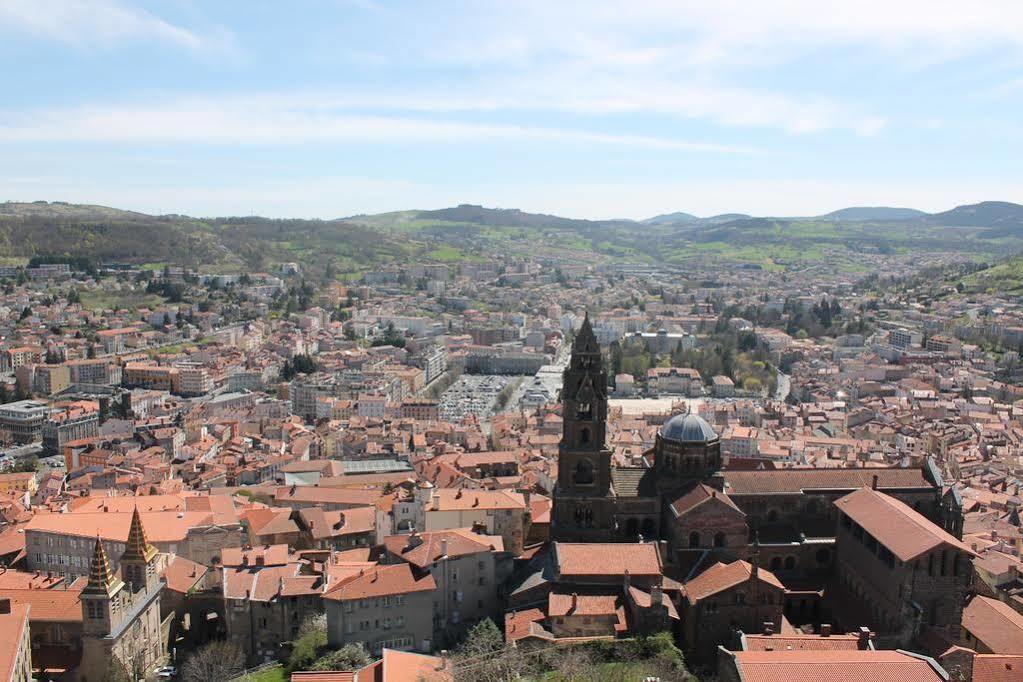 une coquille sous l’oreiller Le Puy-en-Velay Extérieur photo