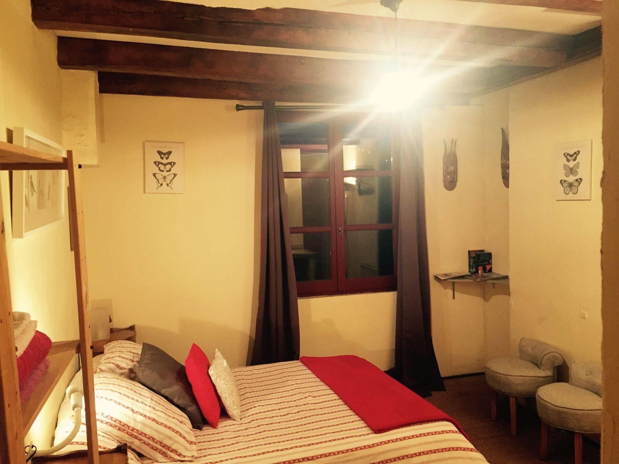 une coquille sous l’oreiller Le Puy-en-Velay Extérieur photo
