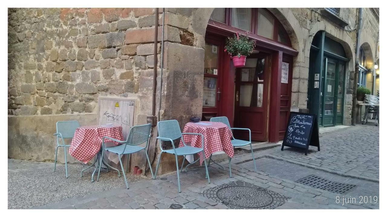 une coquille sous l’oreiller Le Puy-en-Velay Extérieur photo